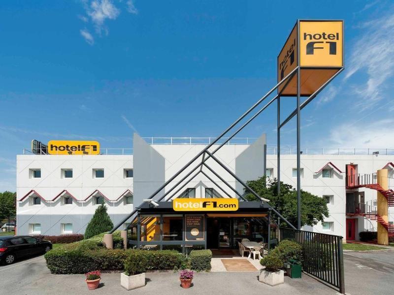 Hotelf1 Cholet Exterior foto